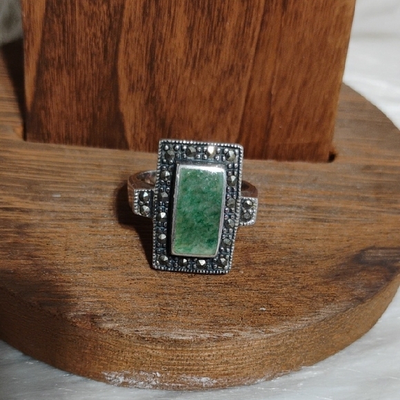 Vtg 925 Sterling Silver Ring W Rectangular Green Jade Gemstone - Picture 2 of 13